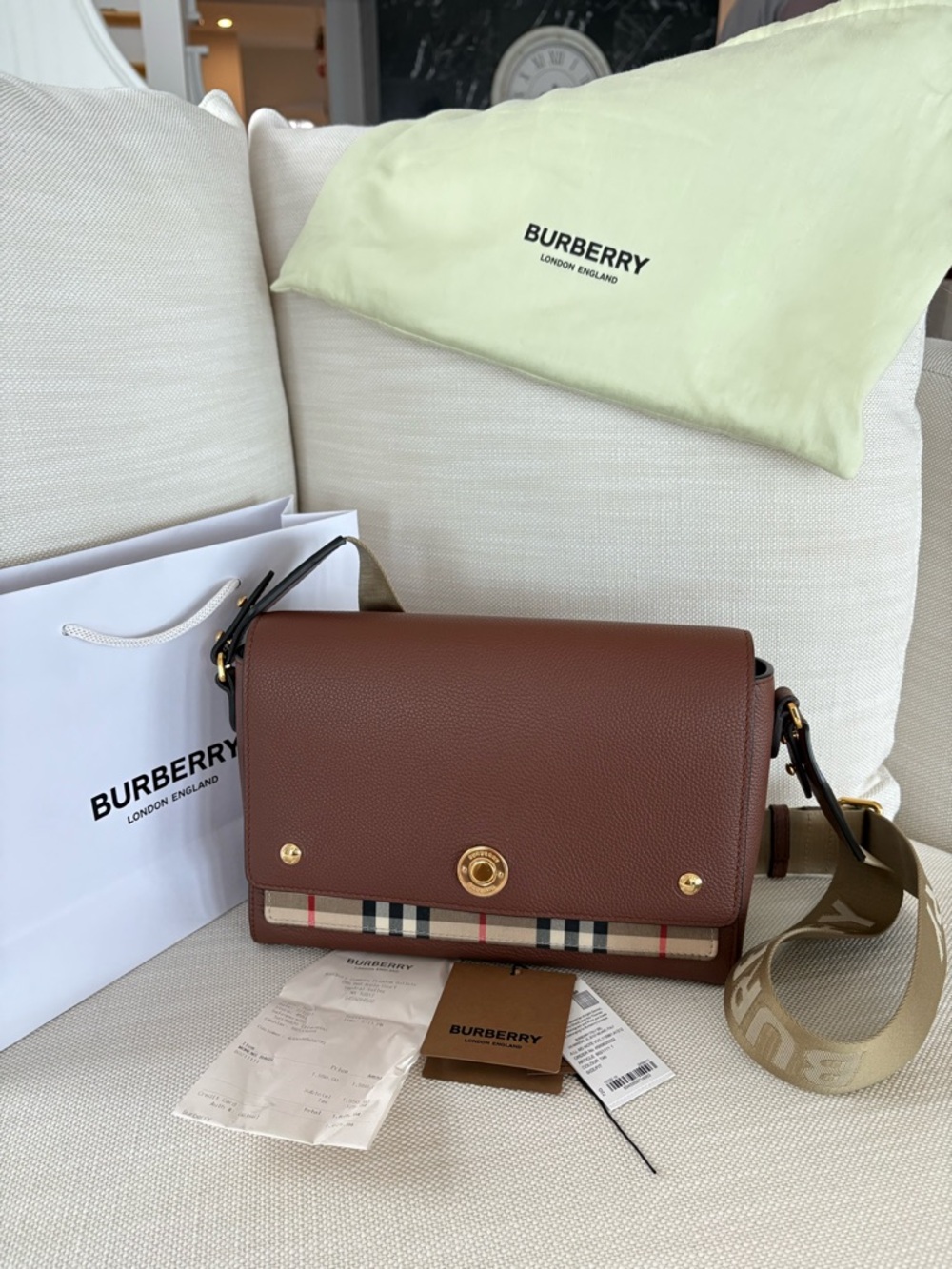 Burberry Brown / Vintage Check Note Bag in excellent condition 🤎